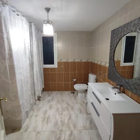 Quarto em Acomodações Particulares Habitación En Casa Denube *